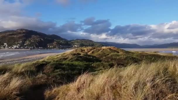 Fairbourne Dune Sabbia Guardando Verso Barmouth Galles Regno Unito — Video Stock