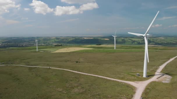 Tres Aerogeneradores Caton Moor Usted Puede Ver Impresionante Campiña Verde — Vídeo de stock