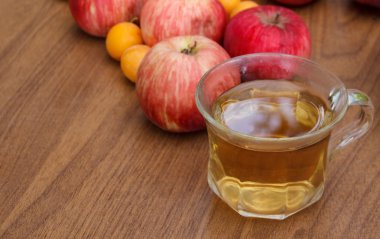 Yeşil çay elma tablo