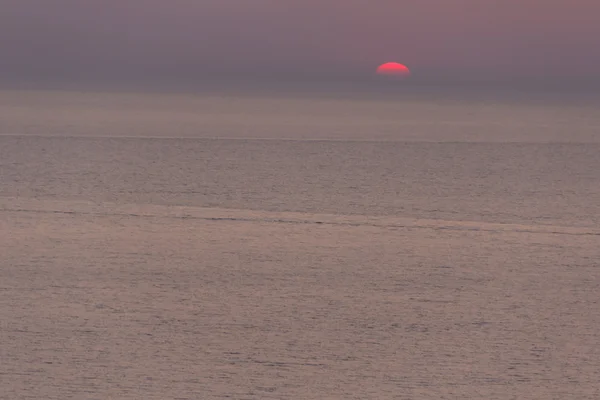 Pôr-do-sol rosa, fundo direito, oceano ou mar — Fotografia de Stock