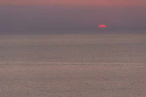 Pôr-do-sol rosa, fundo direito, oceano ou mar — Fotografia de Stock