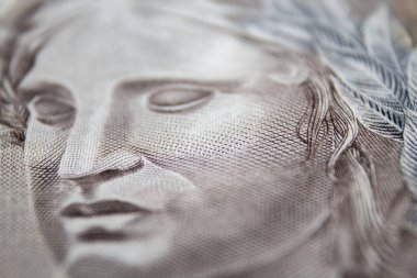 Cumhuriyetin heykeli nakitten çekiliyor..