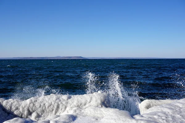 Schizzi di mare invernale — Foto Stock