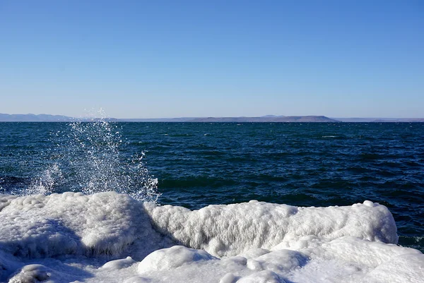 Schizzi di mare invernale — Foto Stock