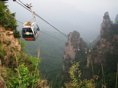 Dağlardaki halat yolu