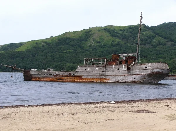 大海中的老船 — 图库照片