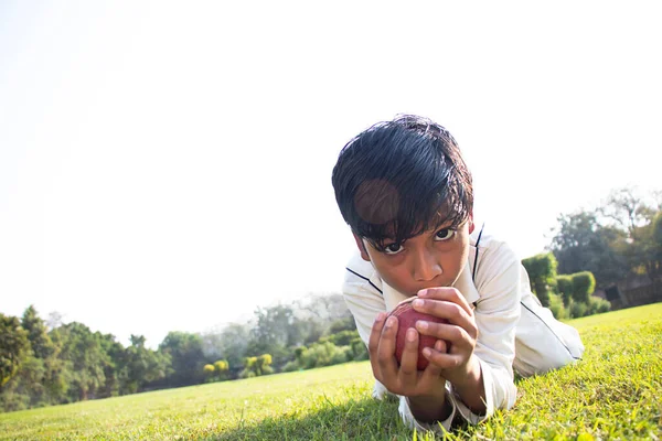 Boy Catching Cricket Ball Ground — Stock Photo, Image