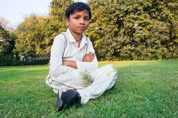 Boy Sitting Ground Cricket — Stock Photo, Image