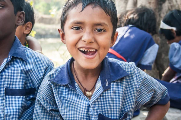 Indian Rural School Boys Studenci Siedzi Szkole — Zdjęcie stockowe