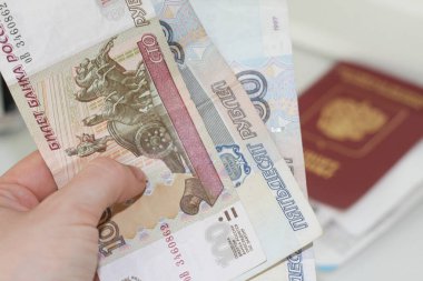 PASSports Wallet 'ın bilet ve para ücretlendirmesi. Seyahat için ihtiyacınız olan tek şey.