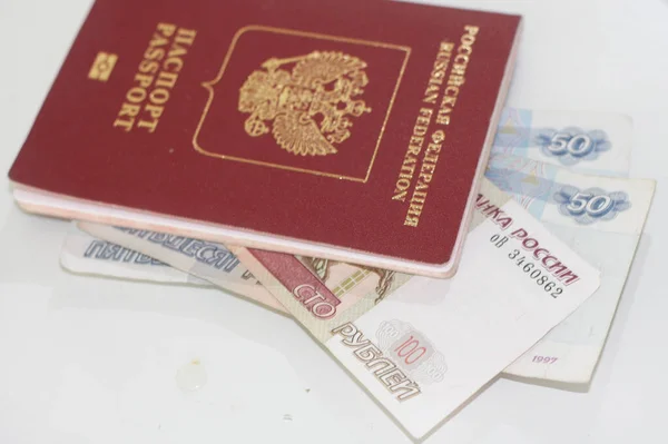 Passaporte Bilhetes Cartonagem Dinheiro Todas Necessidades Viagem — Fotografia de Stock