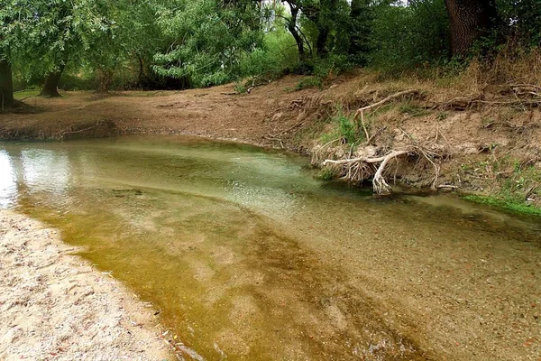 Portekiz 'in orta kesimindeki Alviela nehrinin kaynağına yakın bir bölge.