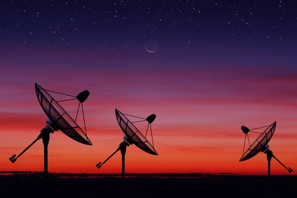 Antena parabólica céu estrelas comunicação tecnologia rede imagem fundo para design por do sol — Fotografia de Stock