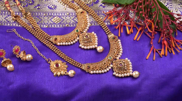 Indian Traditional Gold Jewellery Necklace Beautiful Background — Stock Photo, Image