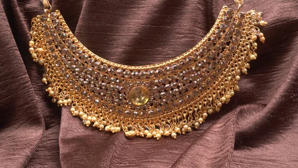Indiano Gioielli Tradizionali Oro Collana Bellissimo Sfondo — Foto Stock