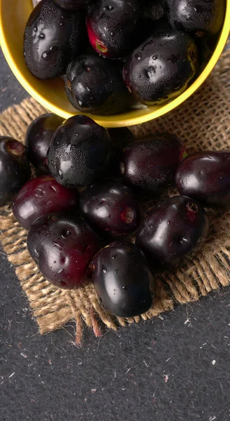 Jambul Jamun Syzygium Cumini Tazón Aislado Sobre Fondo Texturizado —  Fotos de Stock