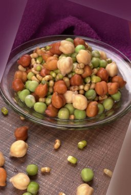 Nohut ya da Kala Chana tahta zeminde izole edilmiş..