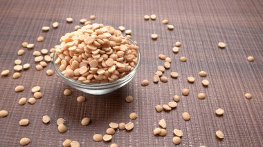 Cam kasede mercimek yakın plan.