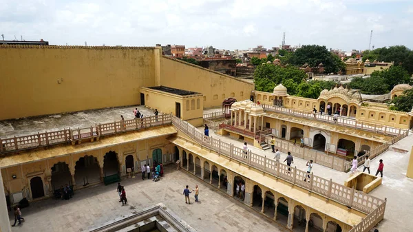 Jaipur Inde Août 2019 Visiteurs Dans Cour Près Fontaine Mahal — Photo