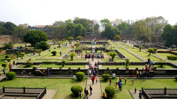 Pune Maharashtra India February 2020 Tourists Shaniwar Wada Fort Shaniwar — Stock Photo, Image