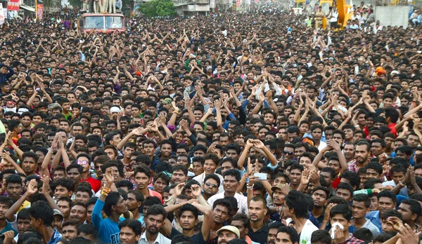 Amravati Maharashtra India 28Th August 2016 Fiatalok Tömegei Élvezik Govinda — Stock Fotó