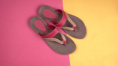 Düğün sandaletleri ya da arka planda güzel ayakkabılar. Moda tarzı kavramı. Düz yatış, Üst Görünüm.