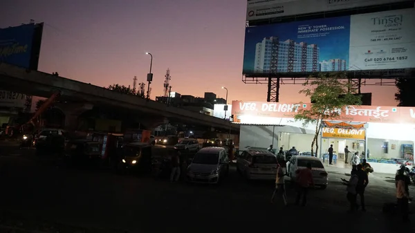 印度浦那 2020年1月19日 印度浦那有交通的夜景 — 图库照片