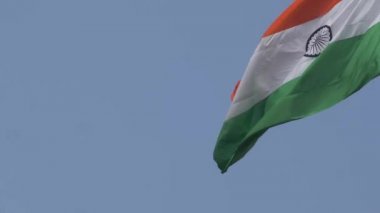 Hindistan bayrağı gururla dalgalanıyor, Hindistan bayrağı dalgalanıyor, Hindistan 'ın bağımsızlık günü ve Hindistan' ın cumhuriyet günü.