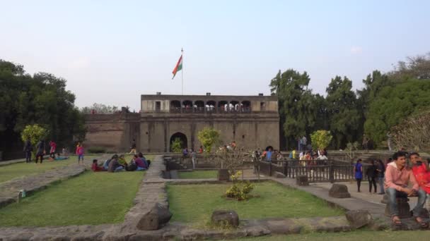 Pune Maharashtra India Februari 2020 Toerist Het Fort Shaniwar Wada — Stockvideo