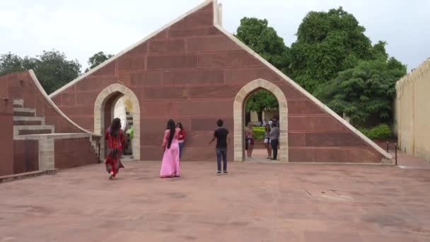 Jaipur India Circa 13Th August 2019 Mensen Bezoeken Astronomisch Observatorium — Stockvideo