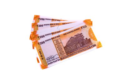 Yepyeni Hint para birimi banknotları, 200 rupi. Başarı ve işten kazanç sağlamak. Mal ve hizmetlere GST vergisi.