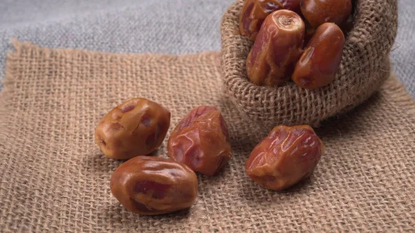 Dates Wooden Bowl Background Dried Dates Closeup — Stock Photo, Image