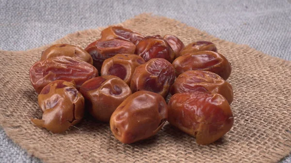 Dates Dans Bol Bois Sur Fond Dates Séchées Gros Plan — Photo