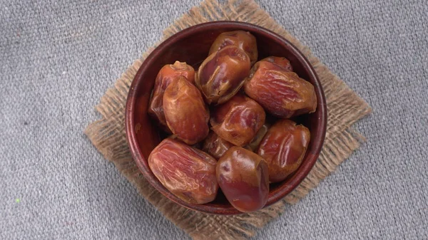 Dates Wooden Bowl Background Dried Dates Closeup — Stock Photo, Image