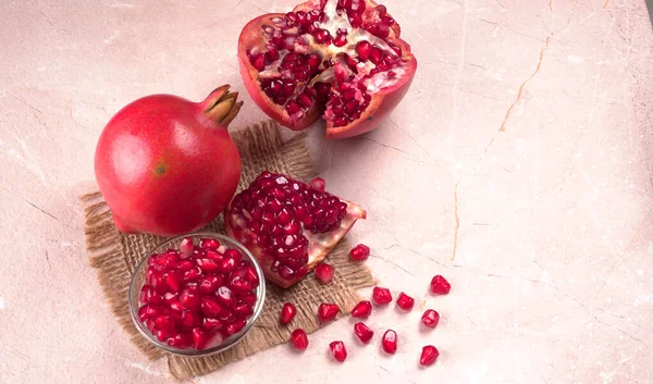 Frischer Granatapfel Reich Natürlichen Antioxidantien Konzept Von Roten Früchten Vitaminen — Stockfoto