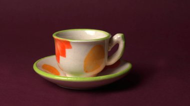 Hint festivali: Raksha Bandhan özgeçmişi zarif bir Rakhi, pirinç taneleri ve Kumkum ile. Geleneksel Hint bilekliği Kardeşler ve Kız Kardeşler arasındaki aşkın sembolüdür..