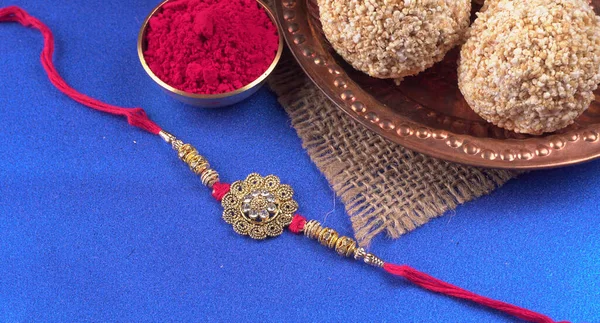 Kumkum Indien Avec Traditionnel Bracelet Indien Appelle Rakhi Sœur Liens — Photo