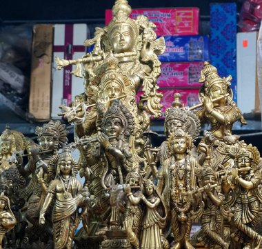 Kırsal kesimdeki Kızılderili putlarının el yapımı heykelleri.