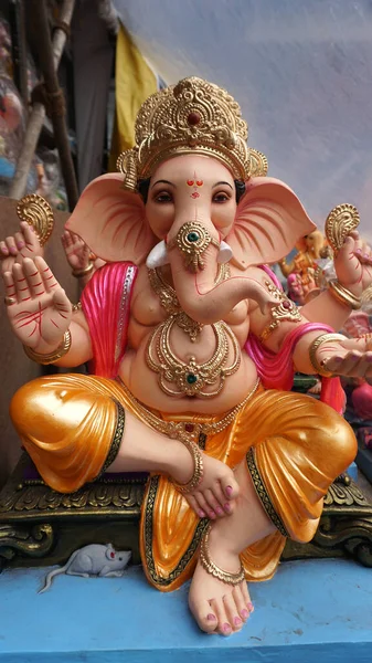 Hint Hindu Tanrısı Ganesha Heykeli Renklerle Kaplandı Ganesh Chathurthi Satıldı — Stok fotoğraf