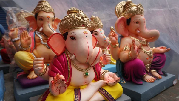 Indiska Hinduiska Guden Lord Ganesha Statyer Belagda Med Färger Och — Stockfoto