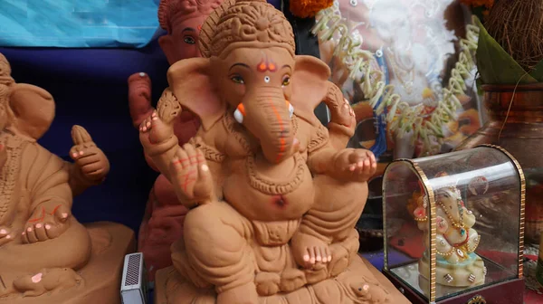 Indický Hinduistický Bůh Lord Ganesha Sochy Potažené Barvami Prodávané Pro — Stock fotografie