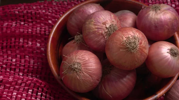 Fresh Red Onions Wooden Bowl — Stock Photo, Image