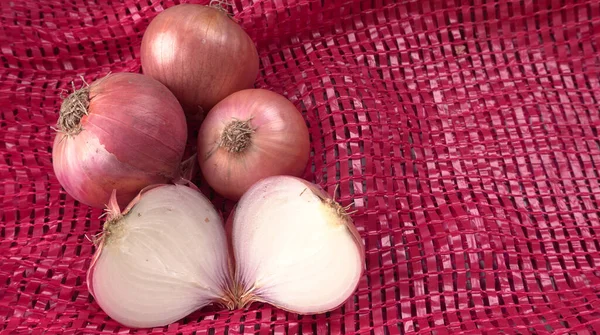 Closeup Shot Pile Red Onions Red Sack — Stock Photo, Image