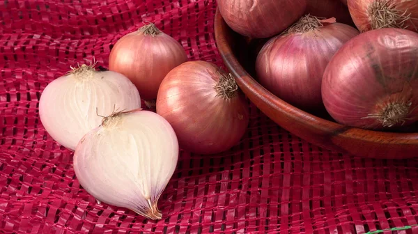 Fresh Red Onions Wooden Bowl — Stock Photo, Image