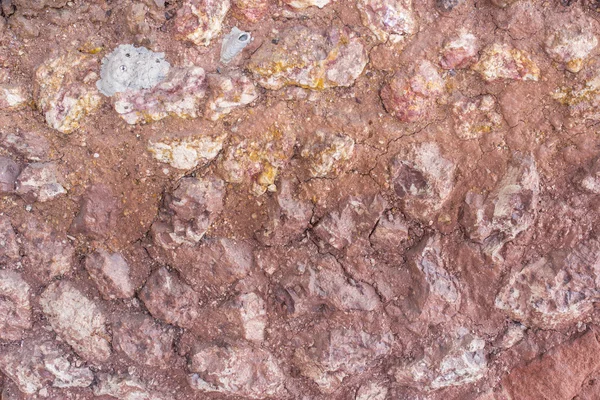 L'image de la masse rocheuse rugueuse de boeuf haché brun rougeâtre insérée . — Photo