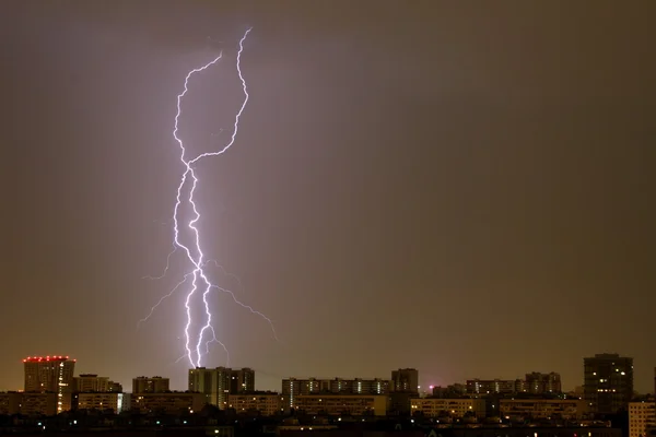 Lightning in the city — Stock Photo, Image