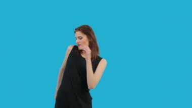 Üzerinde izole mavi dans kızı
