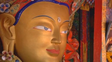 Maitreya Buda heykeli