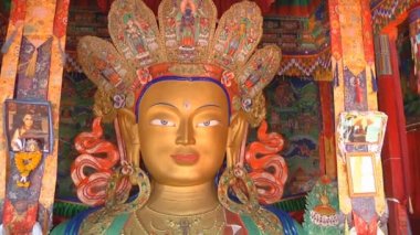 Maitreya Buda heykeli