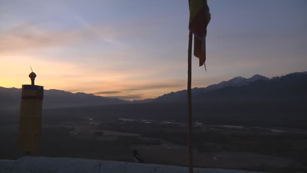 Paisaje de Ladakh al anochecer, norte de la India — Vídeos de Stock